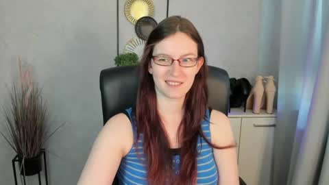 Snapshot of emma_lust94 chatting on June 23, 5:49 am emma online show from June 23, 5:49 am