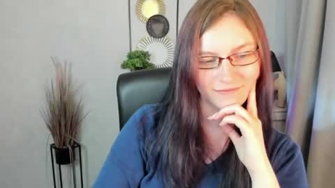 Snapshot of emma_lust94 chatting on July 14, 10:21 am emma online show from July 14, 10:21 am