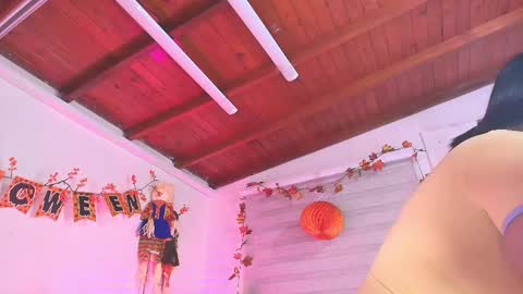 emma online show from October 24, 12:01 pm