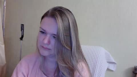 Snapshot of emma_misty_ chatting on September 30, 3:17 pm emma_misty_ online show from September 30, 3:17 pm
