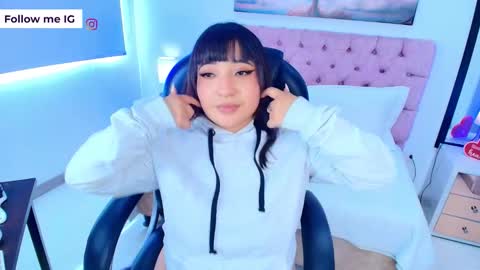 Emma Monserratt online show from March 20, 8:14 pm