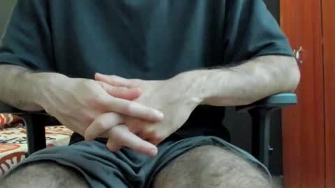 Snapshot of emma_muscle_ chatting on November 1, 10:01 pm emma online show from November 1, 10:01 pm