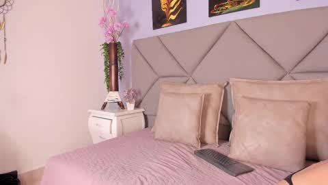 emma_n_sean online show from May 30, 11:18 am