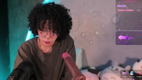     online show from October 7, 10:01 am