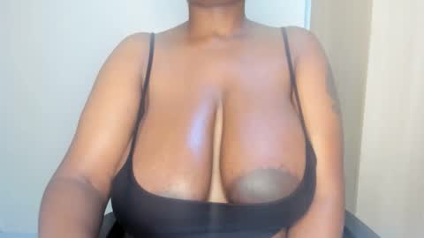 emma_remi online show from October 25, 1:07 pm