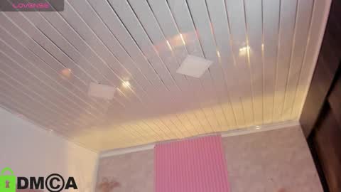 Emma online show from November 5, 10:04 am