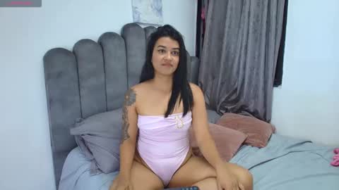 emma_saenz01 online show from May 12, 6:43 am