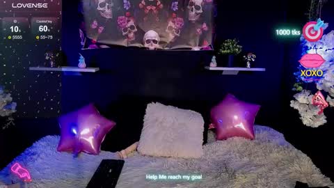 Snapshot of emma_sweethot chatting on January 7, 4:42 pm Emma Black online show from January 7, 4:42 pm