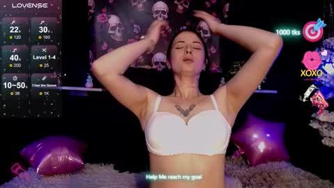 Snapshot of emma_sweethot chatting on January 19, 4:00 pm Emma Black online show from January 19, 4:00 pm