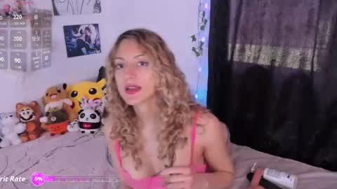 Snapshot of emma_trevorr chatting on June 22, 6:49 pm Onlyfansdolly emm online show from June 22, 6:49 pm