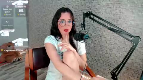 Snapshot of emma_unu chatting on June 26, 3:00 am Emma online show from June 26, 3:00 am