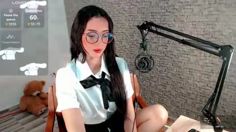 Snapshot of emma_unu chatting on August 4, 2:48 am Emma online show from August 4, 2:48 am