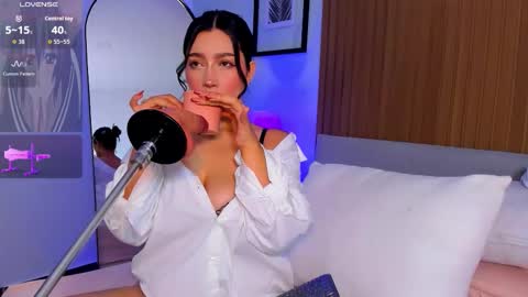   online show from March 7, 12:02 pm