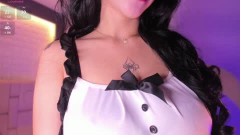 emma_woods__ online show from December 14, 12:23 pm