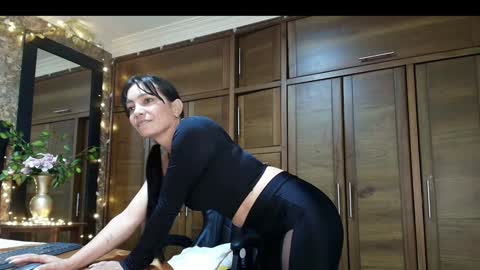 Emma online show from December 28, 7:22 pm