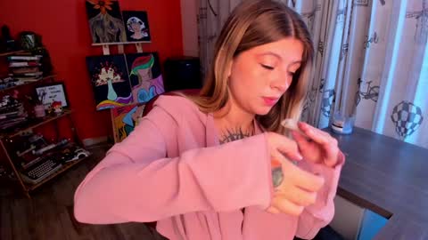 Snapshot of emmaa_hostt chatting on January 15, 3:33 am Ema .l. online show from January 15, 3:33 am