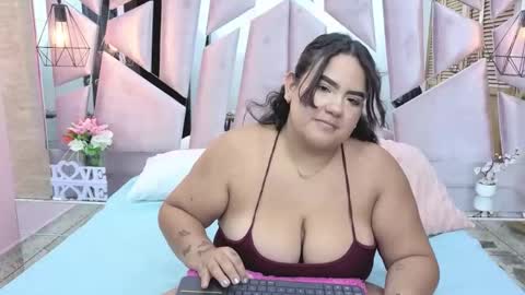 Snapshot of emmaa_luxx chatting on May 16, 8:18 pm Emmaa Luxx online show from May 16, 8:18 pm