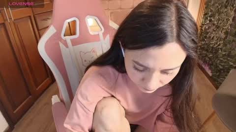 emma online show from April 4, 12:13 pm