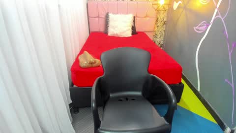Snapshot of emmaaevans_ chatting on December 26, 2:59 pm Emma Evans online show from December 26, 2:59 pm
