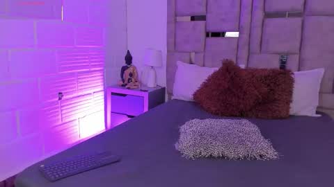 emma becket online show from December 5, 3:48 am