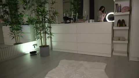 emmablanco online show from April 14, 5:24 am