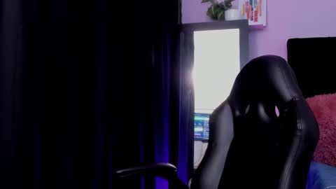 Emma  online show from January 8, 9:28 pm