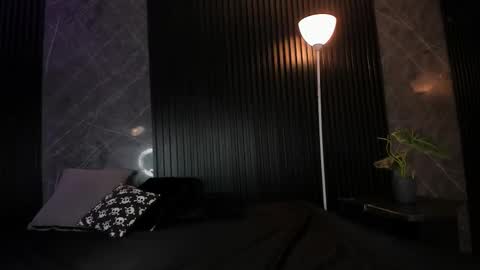 emmaclark_1 online show from November 15, 10:15 pm