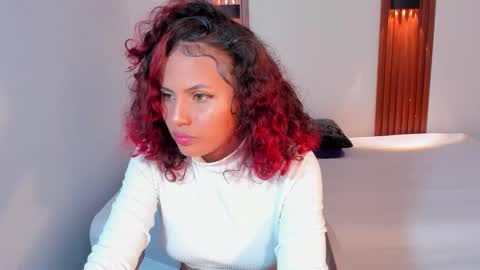 Snapshot of emmacole5 chatting on February 28, 4:24 am emmacole5 online show from February 28, 4:24 am