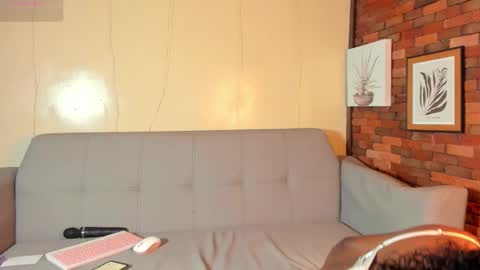 Emma online show from December 13, 6:27 pm