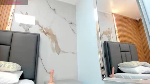 Snapshot of emmacooper2 chatting on October 31, 1:34 pm online show from October 31, 1:34 pm