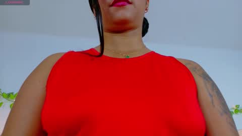 Snapshot of emmacrush chatting on October 17, 9:50 pm Welcome Im yosein Your love is my passion activate it with your tips and enjoy with me online show from October 17, 9:50 pm