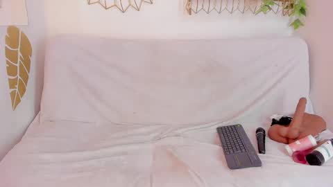 Emma Duque online show from October 16, 8:15 am