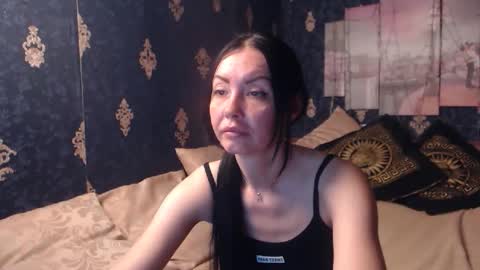 Snapshot of emmagoldx chatting on October 31, 4:57 am EmmaGoldX online show from October 31, 4:57 am