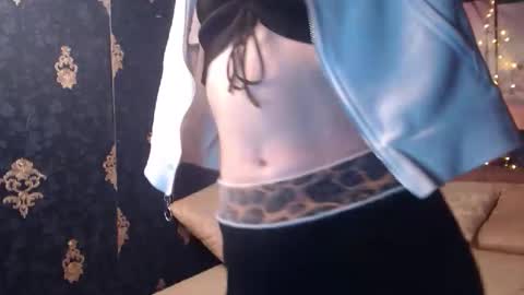 Snapshot of emmagoldx chatting on November 13, 2:43 am EmmaGoldX online show from November 13, 2:43 am