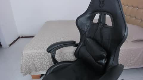 Jennifer online show from March 18, 9:40 pm