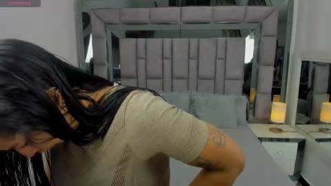 EMMA HILL online show from October 20, 10:59 am