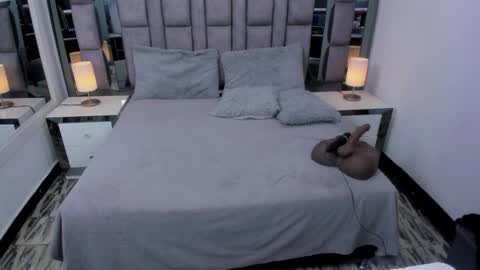 EMMA HILL online show from November 3, 12:06 pm