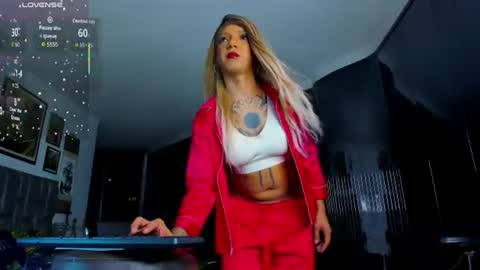 Snapshot of emmahills_sex chatting on July 23, 1:41 am Emma online show from July 23, 1:41 am