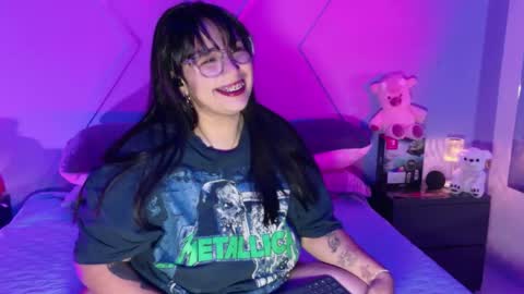 Snapshot of emmajohnss chatting on June 5, 4:08 am Emma online show from June 5, 4:08 am