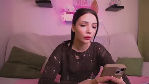 Emma online show from January 31, 5:09 am