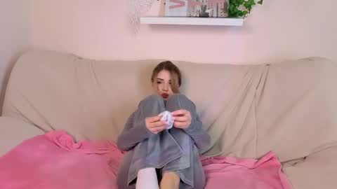 Emma online show from October 10, 4:11 am