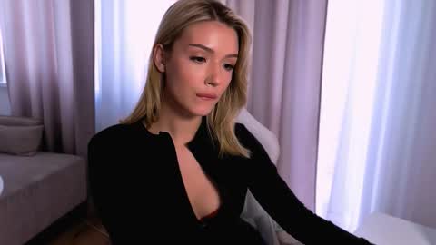 Emma online show from March 17, 3:33 am