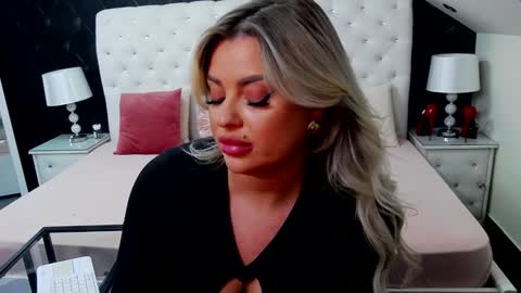 Emma Mavis online show from December 4, 9:29 am