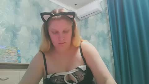 emmamelody online show from September 29, 6:35 pm