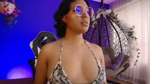 Emma 3 online show from April 9, 7:08 pm