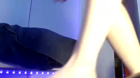 Snapshot of emmarosebvip chatting on August 3, 10:46 pm Emma Rose B. online show from August 3, 10:46 pm