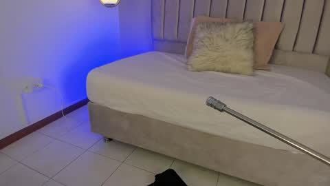 Emily online show from October 10, 8:08 pm