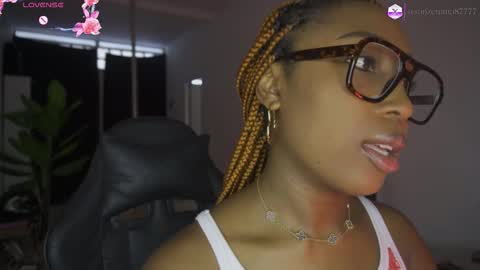 Sara online show from March 10, 12:10 pm