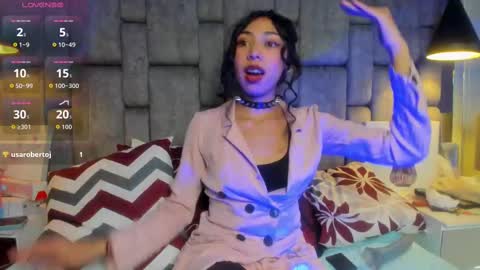 Snapshot of emmaskinny_ chatting on November 16, 12:05 am Emma online show from November 16, 12:05 am