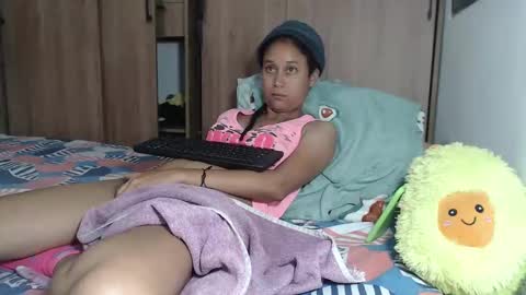 emmasweet95 online show from December 4, 10:19 pm